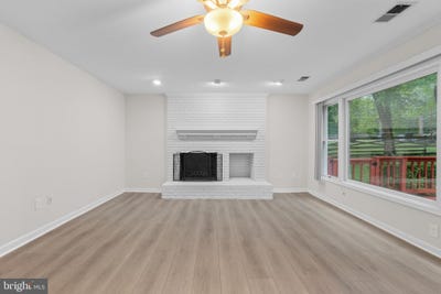 /international/us/11665-gilman-lane-herndon-va-110101329857/
