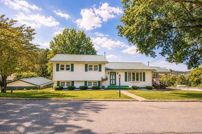 /international/us/60-stuart-avenue-west-union-wv-110110025623/