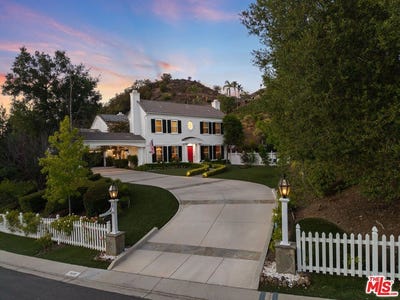 /international/us/1416-caitlyn-cir-westlake-village-ca-110101193817/