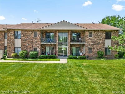 /international/us/15012-island-drive-sterling-heights-mi-110107441559/