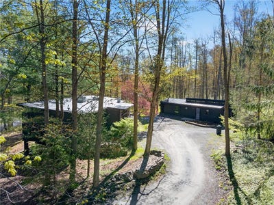 /international/us/1605-1607-ellis-hollow-road-ithaca-ny-110108068572/