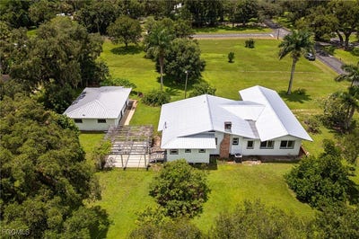 /international/us/271-n-riverview-street-labelle-fl-110100978379/