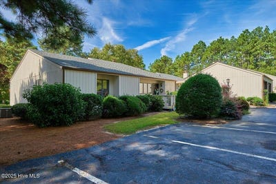 /international/us/32a-martin-drive-whispering-pines-nc-110103290573/