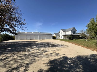 /international/us/211-1st-st-n-moville-ia-110120486331/