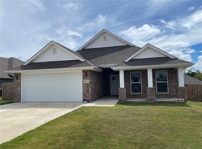 /international/us/2415-england-lane-pea-ridge-ar-110105267401/