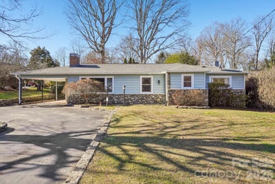 /international/us/511-oak-grove-road-east-flat-rock-nc-110104485804/