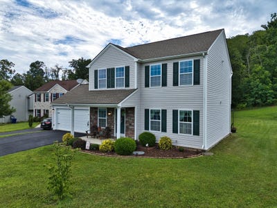/international/us/40-little-john-circle-ne-christiansburg-va-110101122089/