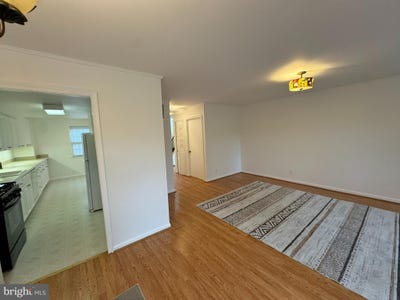 /international/us/5944-westchester-park-drive-college-park-md-110101645198/