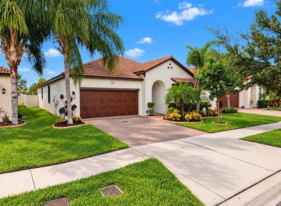 /international/us/16835-whisper-elm-street-wimauma-fl-110120417844/