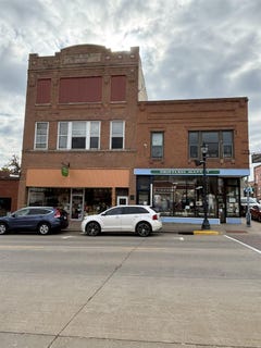 /international/us/85-w-main-street-platteville-wi-110103496533/