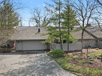 /international/us/270-26-hawthorne-drive-aurora-oh-110106952336/