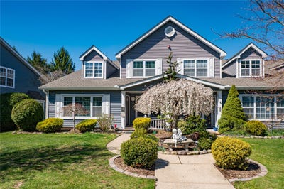 /international/us/891-spring-lake-drive-middle-island-ny-110098646333/