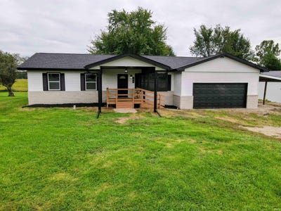 /international/us/194-michigan-road-lakeville-in-110119989634/