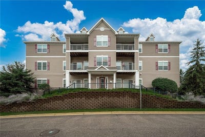 /international/us/12727-college-view-drive-eden-prairie-mn-110108568558/
