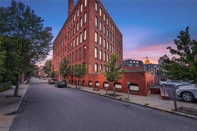 /international/us/116-chestnut-street-providence-ri-110107354866/