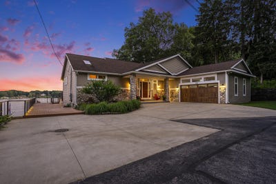 /international/us/481-seminole-road-norton-shores-mi-110100744854/