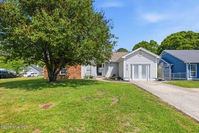 /international/us/2619-idlebrook-circle-midway-park-nc-110108068049/