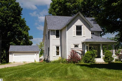 /international/us/405-e-saginaw-st-louis-mi-110108655008/