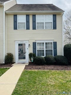 /international/us/2723-goyne-terrace-chester-va-110106468152/