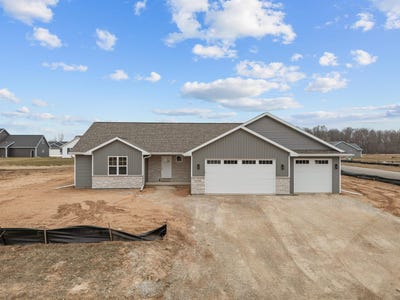 /international/us/w5808-roundstone-place-menasha-wi-110098652798/