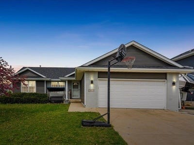 /international/us/1415-deerfield-drive-northliberty-ia-110100193021/
