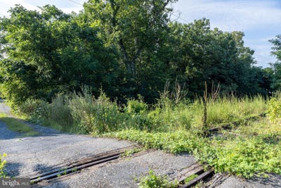 /international/us/n-main-street-route-11-mount-jackson-va-110096511603/