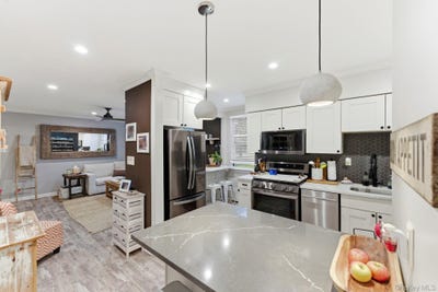/international/us/2-bryant-crescent-white-plains-ny-110106697029/