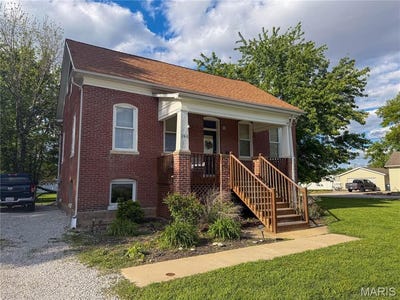 /international/us/303-w-1st-south-street-mount-olive-il-110107795027/