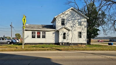 /international/us/2000-illinois-route-84-highway-thomson-il-110106437313/