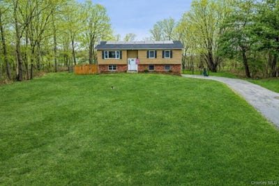 /international/us/22-valkill-drive-poughkeepsie-ny-110107404602/