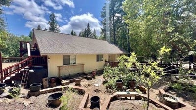 /international/us/2240-brady-rd-hayfork-ca-110100382648/
