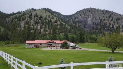 /international/us/10-cameron-drive-north-fork-id-110099635851/