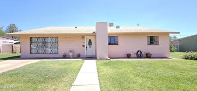 /international/us/2201-e-7th-street-douglas-az-110100243556/?lang=en