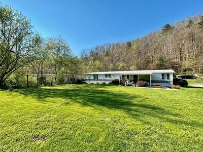 /international/us/74-castle-fork-lowmansville-ky-110107169557/