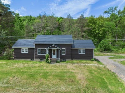 /international/us/2033-foster-valley-road-owego-ny-110108383661/