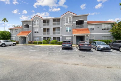 /international/us/18001-richmond-place-drive-tampa-fl-110100821402/