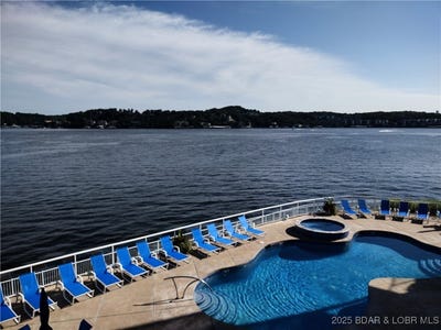 /international/us/85-monarch-cove-court-lake-ozark-mo-110101138408/