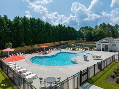 /international/us/3520-pinetree-grove-lane-raleigh-nc-110104418945/