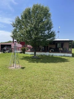 /international/us/735-hight-road-waxahachie-tx-110099508906/
