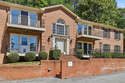 /international/us/1515-e-franklin-street-chapel-hill-nc-110108220653/