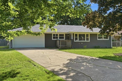 /international/us/2512-highland-drive-lindenhurst-il-110108716258/