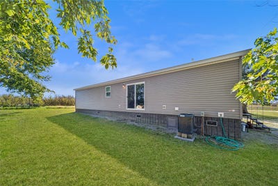 /international/us/1233-virginia-street-columbia-ia-110120421341/