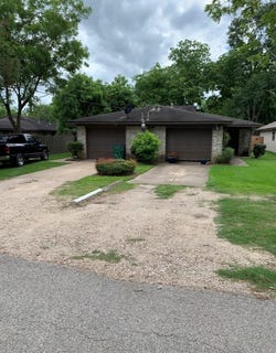 /international/us/409-411-hurst-place-angleton-tx-110103674915/