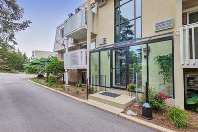 /international/us/211-e-liberty-street-wauconda-il-110108098968/