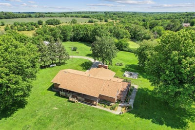 /international/us/7133-155th-avenue-indianola-ia-110100802376/