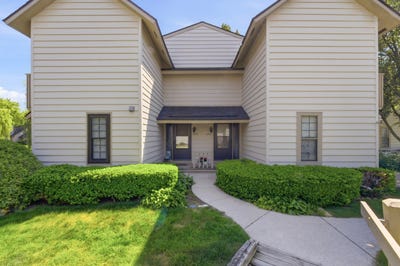 /international/us/648-mitchell-court-gurnee-il-110108532639/