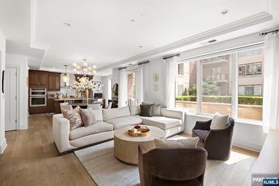 /international/us/250-henley-place-206-weehawken-nj-110101458952/?lang=en