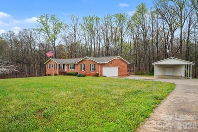 /international/us/11002-harrisburg-road-fort-mill-sc-110106815379/