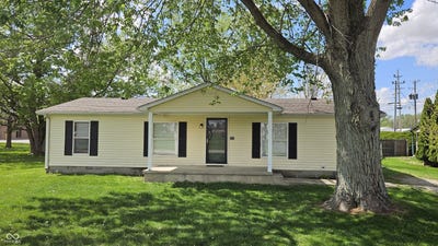 /international/us/315-1st-street-shirley-in-110107436638/