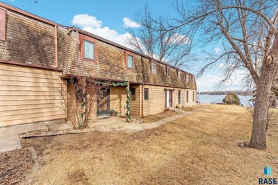 /international/us/46246-s-shore-pl-hartford-sd-110106207074/